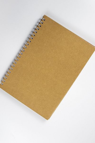 Red Whiter دفتر كرافت بدون نمط 14x20 سم - هدية دفتر كرافت - دفتر ذكريات هدية يوميًا