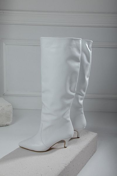 MissPapatya Γυναικείες μπότες City White Skin Matte Oval Toe με λεπτό τακούνι