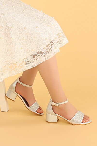 Kiko Kids حذاء صندل كيكو 765 فاكو اليومي للفتيات بكعب 3 سم