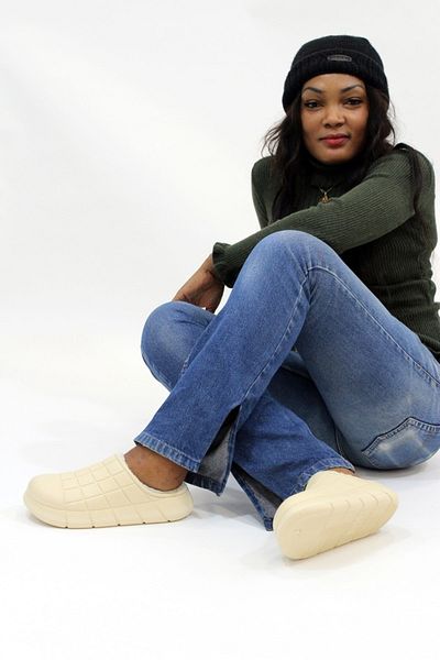 epona Women's Winter Slippers - Waterproof and Furry Home Office Hospital Doctor Nurse Cook