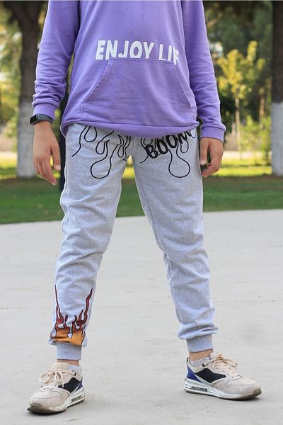 Çiggo Kids Pantaloni de trening pentru băieți cu 2 fire cu imprimeu cu flacără Boom