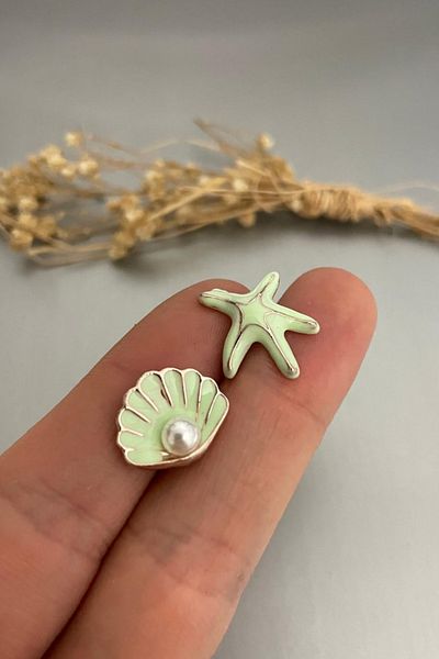 Jaida Moda Women's Starfish and Oyster Figured Nail Earrings