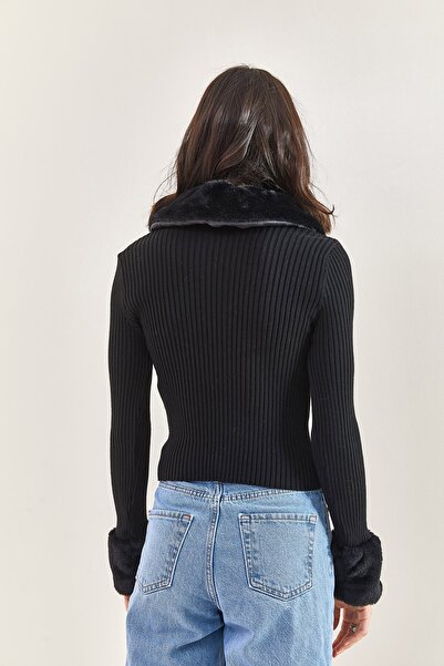 Bianco Lucci Dámský pletený svetr s kožešinovými rukávy a límcem