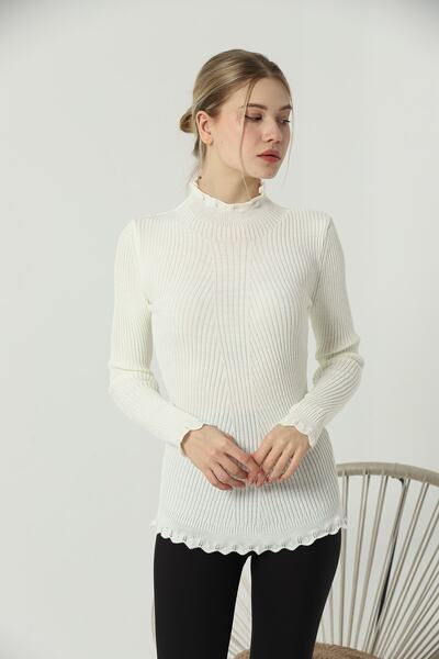 VEGENZE Women's Ecru Sleeve and Collar Lace Ruffle Detail Half Fisherman Knitwear Sweater