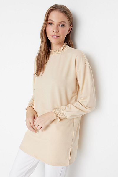 Trendyol Modest Beigefarbene Stricktunika mit Kragen und Manschetten, Gipe-Detail TCTSS22TN0073