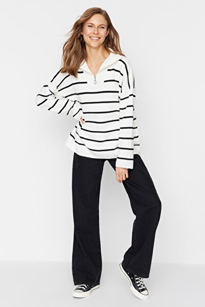 Trendyol Collection Szeroki dopasowany sweter w paski w kolorze ecru z zamkiem błyskawicznym - Twoaw23Kz01864