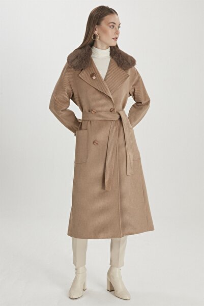 Zühre - Çizgili Kürk Detaylı Kaban