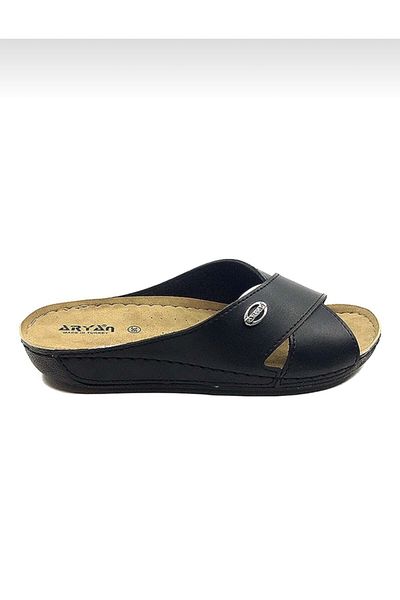 ARYAN Women's slippers