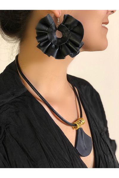 AGG TASARIM Round Shrink Detailed Leather Earrings