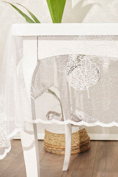 Sarah Anderson Gillian Tablecloth White