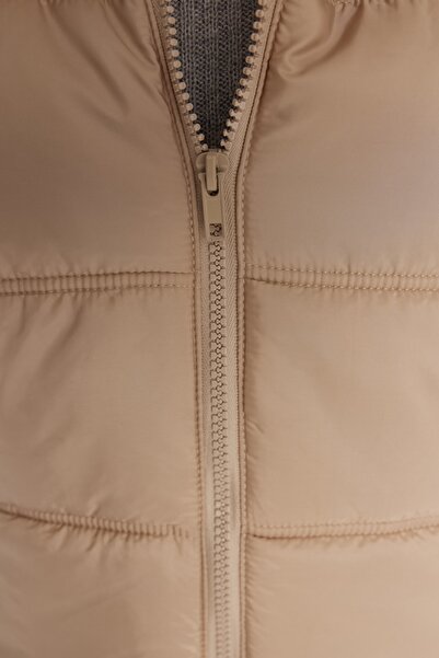 Trendyol Modest Dark Beige Hooded Puffer Vest with Pocket Detail TCTAW23YL00005