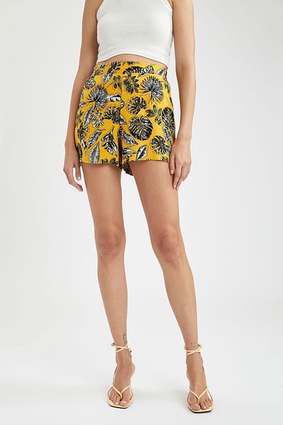 DeFacto Tropical Patterned Relax Fit Mini Shorts with Elastic Waist