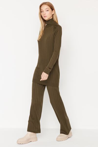 Trendyol Modest Barna garbós, bordás pulóver-nadrág kötöttáru szett TCTAW23US00002