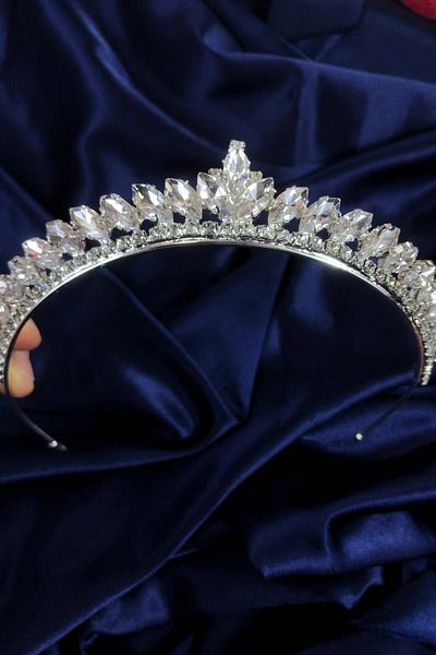 Hobigram Coroană de mireasă Henna de culoare argintie cu piatră subțire – Coroană, piatră de cristal, model elegant, coroană de mireasă – coroană