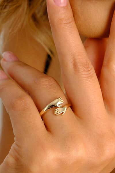 LİLAK KUYUMCULUK 14 Ayar Altın Birbirine Sarılan El Yüzük