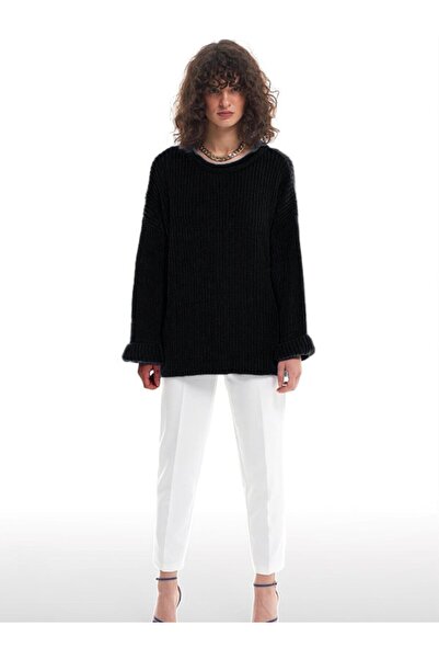 Quzu Crew Neck Knitted Sweater Black