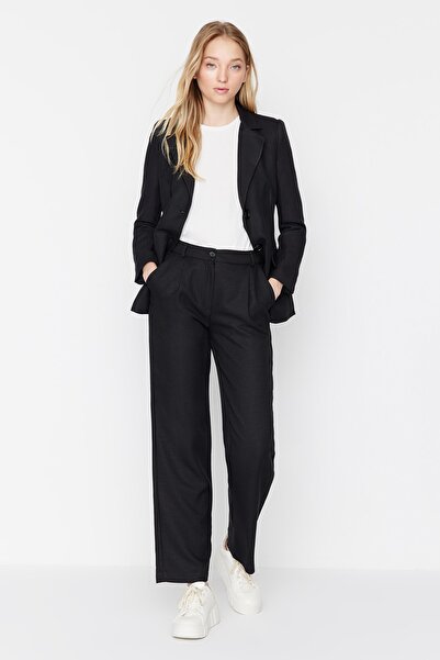 Kolekcia Trendyol Čierne tkané nohavice so širokým pásom TWOAW23PL00168