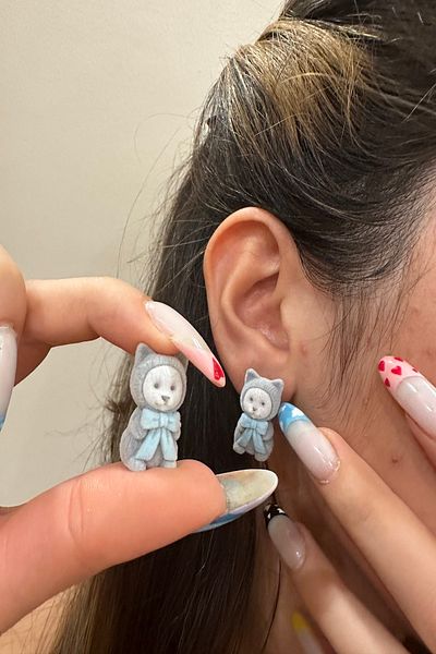 alsaccessories Gray Color with Blue Bow and Cat Figure Earrings