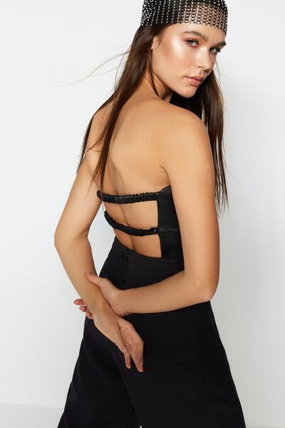 Trendyol Collection Černá tkaná saténová kombinéza TPRSS23TU00002