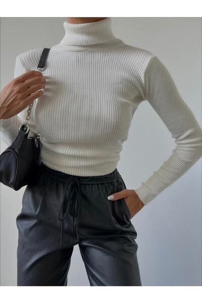 Buteks Bílý žakárový svetr z bavlny a lycry