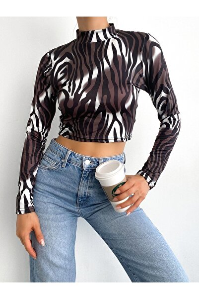 By Gecce Turtleneck Printed Crop Blouse