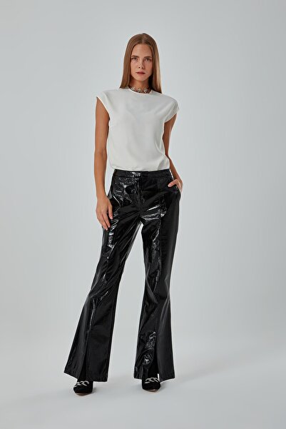 Mizalle Kraş Yırtmaç Detaylı Siyah Pantolon