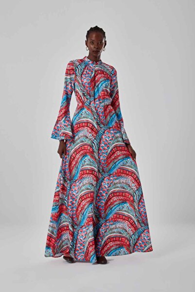 Mizalle فستان ملون مع نمط طوق مطوي