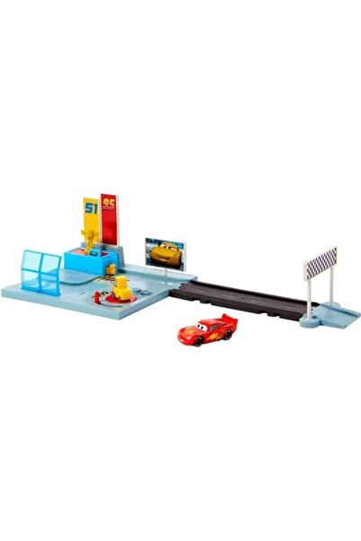 mattel Disney Cars Crus Yarış Merkezi Oyun Seti Hgv69 Lisanslı Ürün
