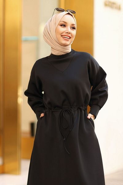 Gizce Noa Black Dress