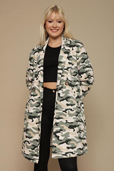 Select Moda Jachetă din material subțire căptușită cu model de camuflaj verde pentru femei