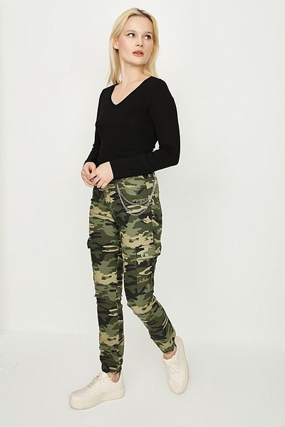 Select Moda Women's Khaki Camouflage Patterned Belted Cargo Pants