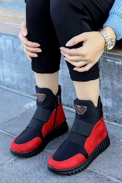 Mamito Ayakkabı HNM 9090 – Stiefel mit flacher Sohle und Gummidetails – Schwarz/Rot