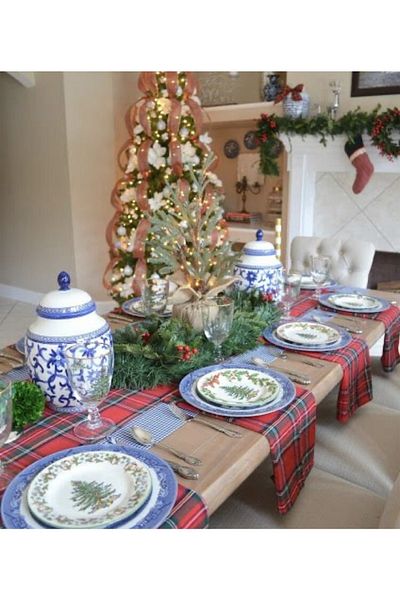 BELMOD Red Scottish Plaid New Year's Runner 6 Napkin