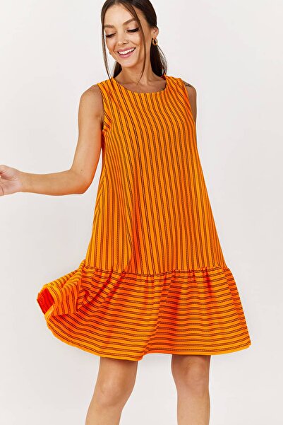 armonika فستان نسائي مخطط بتنورة برتقالية نيون بدون أكمام ومكشكش ARM-22Y001078