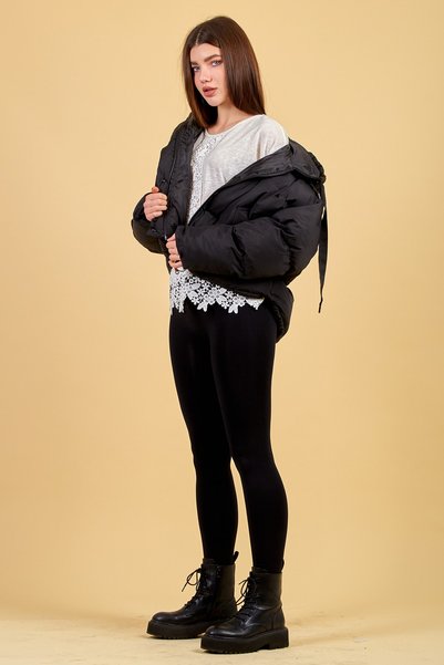 ladyzey Kadın Siyah Oversize Kapüşonlu Alttan Büzülebilen Kısa Şişme Mont