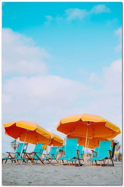 Cakatablo Ahşap Tablo Kumsalda Şezlonglar Ve Sarı Şemsiyeler (50x70 Cm Boyut)