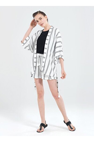 Blackspade كيمونو أبيض نسائي