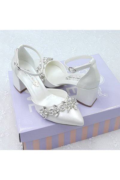 ASLIACAR 6.5 cm Jewelled Design Off-White Stiletto Bridal Shoes Aslı Acar