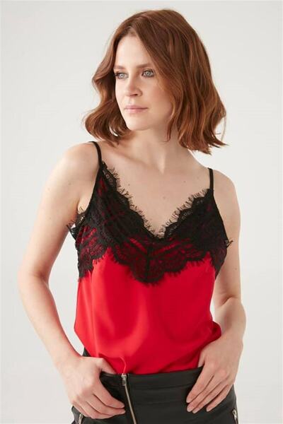 Milestone Kadın Kırmızı Dantel Yaka Askılı Bluz