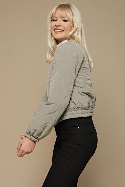 Select Moda Women's Khaki Pocketed Quilted Bomber Jacket