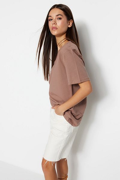 Trendyol Collection T-Shirt - Beige - Boyfriend
