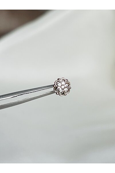 BY DİLEK ÇETİN ACCESSORY Çelik Çiçek Model Kıkırdak Helix Tragus Piercing (1adet)