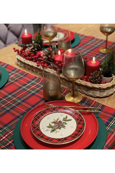 BELMOD Red Scottish Plaid New Year's Runner 2 Pieces Runner 6 Napkins