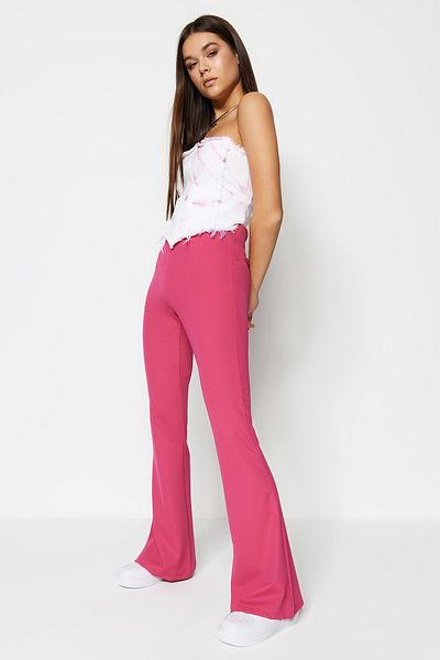 Trendyol Collection Fukszia bordás kiszélesedő/spanyol láb magas derekú, kötött leggings nadrág TWOSS23PL00135