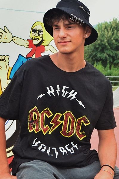 Köstebek Μαύρο μπλουζάκι Unisex υψηλής τάσης Nefigo Ac/dc