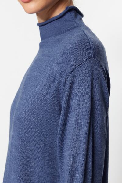 Trendyol Modest Sötétkék garbós kötöttáru ruha TCTAW23EB00001