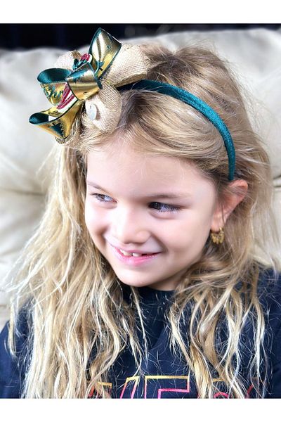 QUEEN AKSESUAR New Year's Shiny Metallic Glitter Horse Decorated Straw Bow Crown