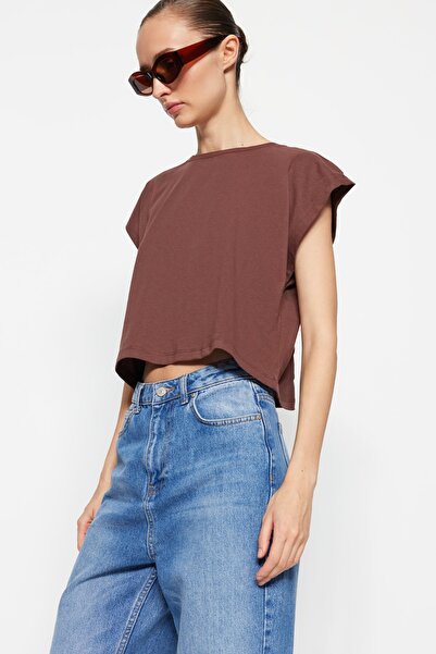 Trendyol Collection Καφέ 100% βαμβακερό μπλουζάκι με χαμηλό μανίκι Relaxed/Wi...