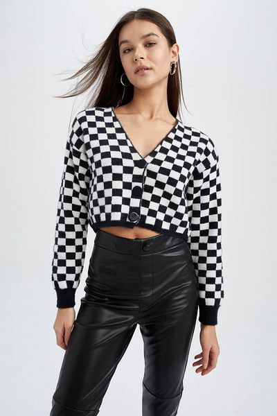 DeFacto Cooler Crop-Strick-Cardigan mit V-Ausschnitt und Schachbrettmuster
