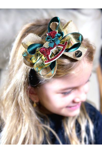 QUEEN AKSESUAR New Year's Shiny Metallic Glitter Horse Decorated Straw Bow Crown